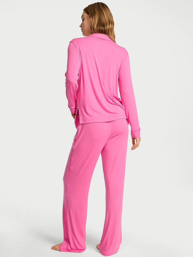 Pijamale modale cu nervuri. Produsul este roz și provine din colecția Victoria's Secret.