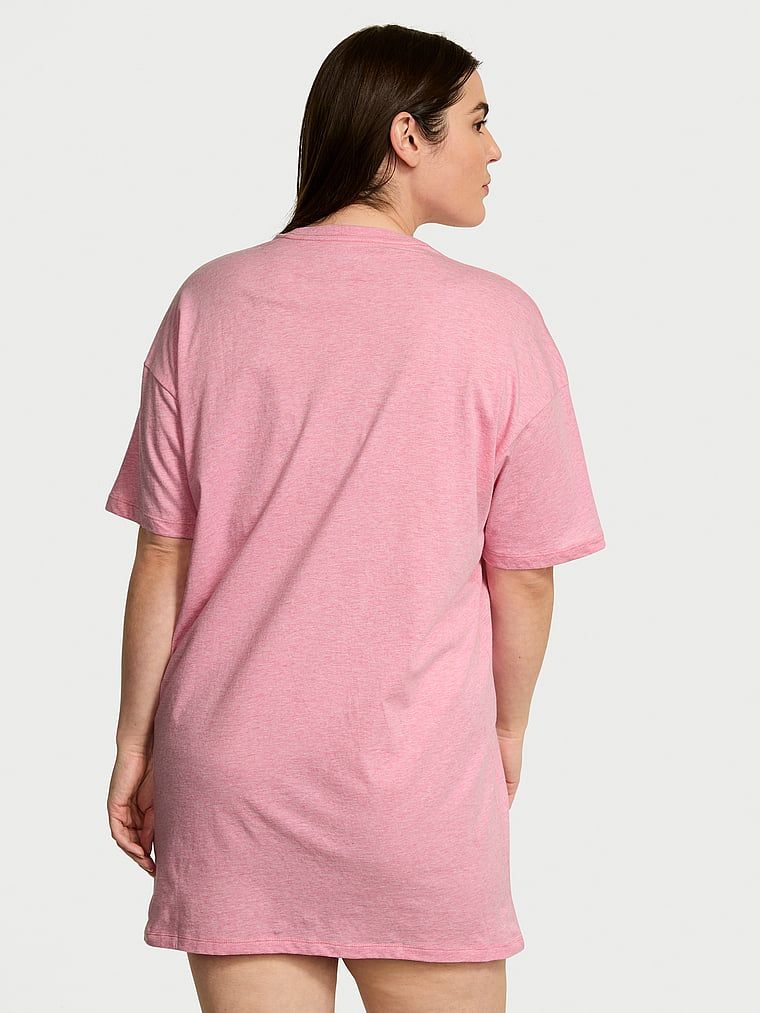 Bluză de dormit din bumbac cu mâneci scurte. Produsul este de culoare roz și provine din colecția Victoria's Secret.