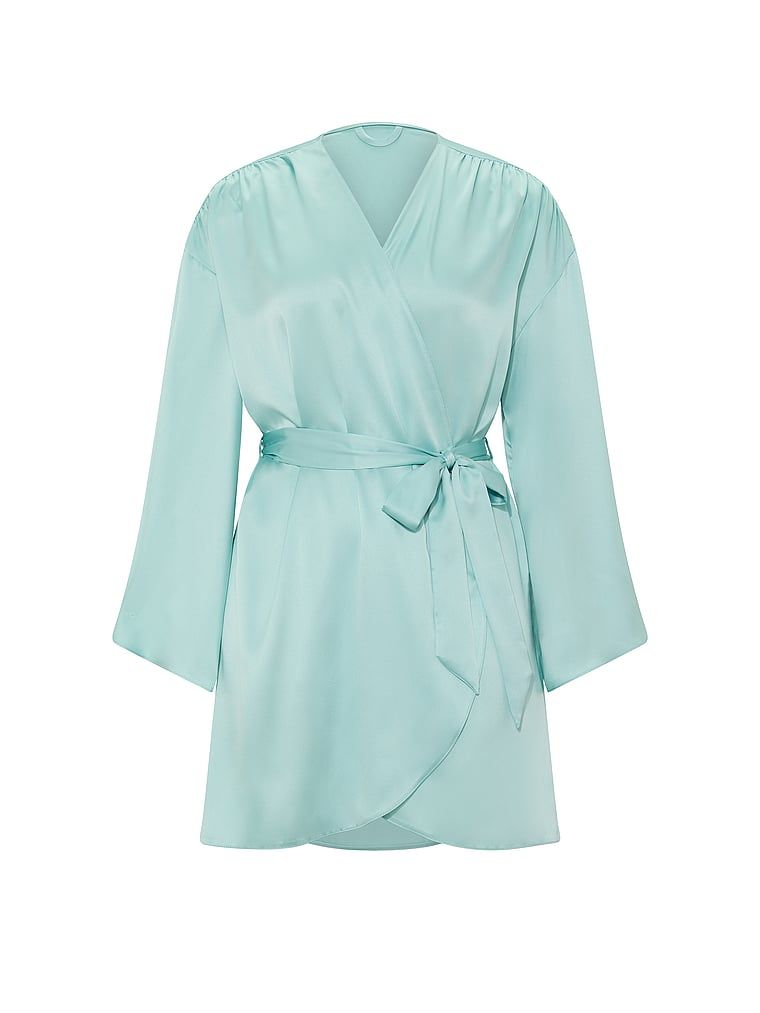 Halatul de satin scurt. Produsul este albastru și provine din colecția Victoria's Secret.