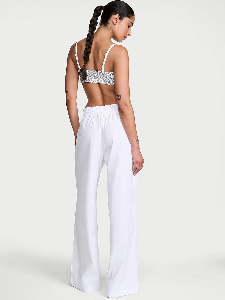 Pantaloni largi VSX ActiveFlex. Produsul este alb și provine din colecția VSX.