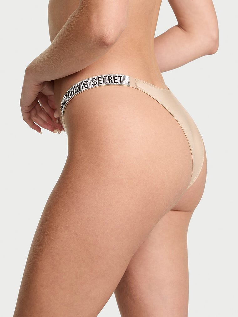 Chiloți brazilieni cu bretele strălucitoare Shine Strap brazilian. Produsul este bej și provine din colecția Very Sexy.