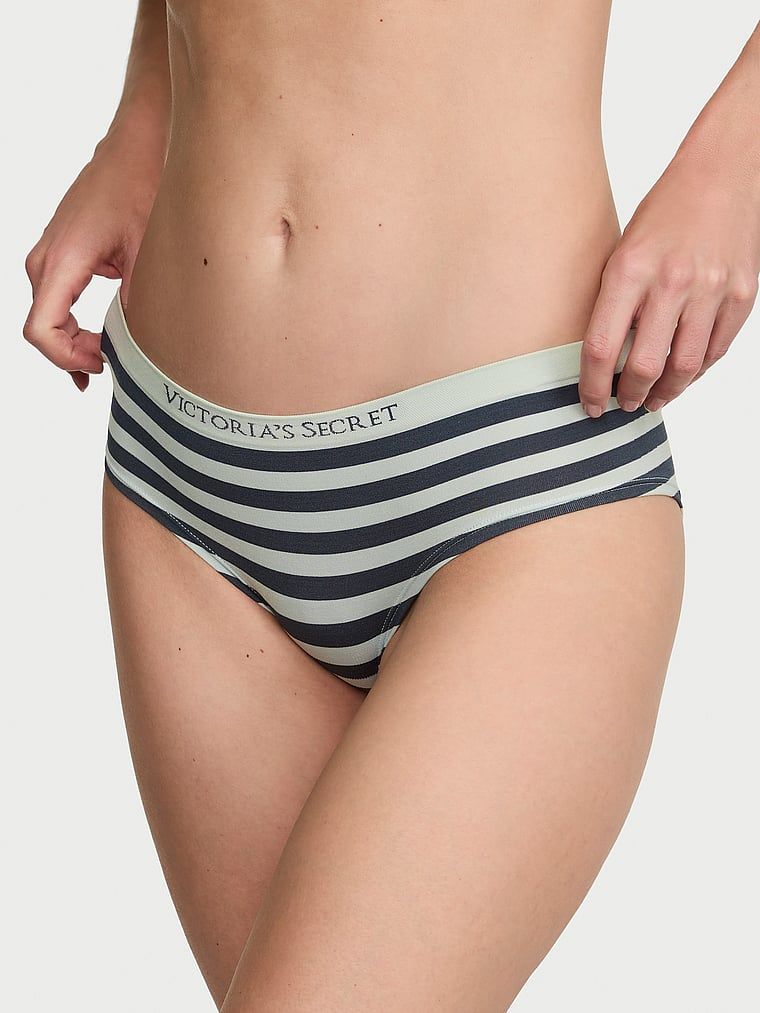 Chiloți fără cusură Hiphugger fără cusură. Produsul este modelat și provine din colecția Seamless (Seamless Collection).