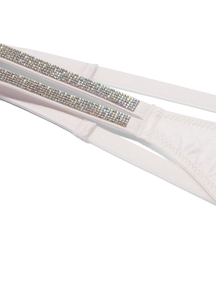 Chiloți brazilieni cu dungi strălucitoare Gradient Double Shine Strap brazilieni. Produsul este de culoare albă și provine din colecția Very Sexy.