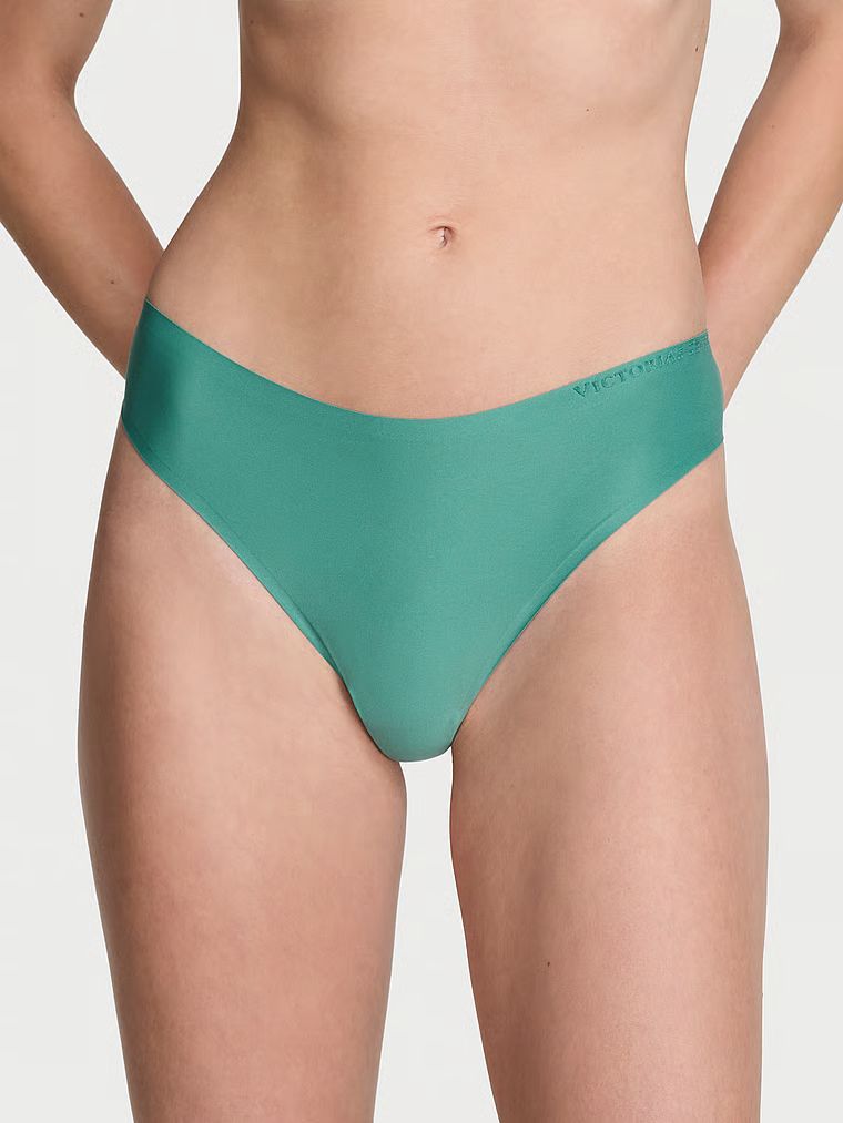 Tanga din microfibră Flex. Produsul este albastru și provine din colecția Body by Victoria.