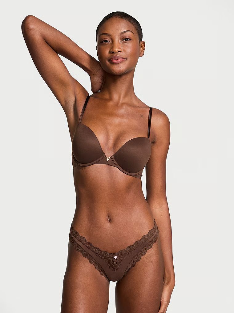 Chiloți brazilieni cu dantelă Trim brazilian. Produsul este maro și provine din colecția Dream Angels.