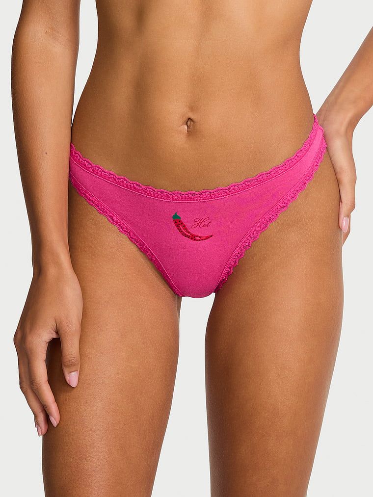 Tanga de bumbac cu dantelă pe margini: talie din dantelă. Produsul este roz și provine din colecția Lace Trim.