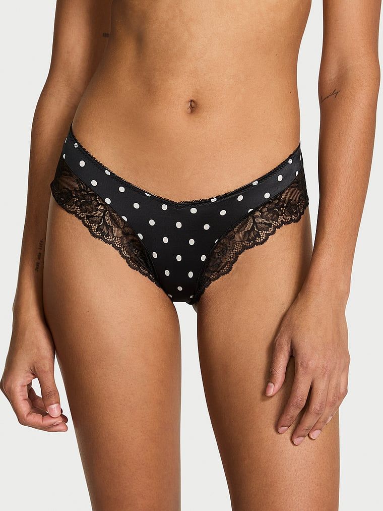 Chiloți din dantelă cu dantelă pe margini și picioare înalte Lace-Trim Cheeky. Produsul este modelat și provine din colecția Very Sexy.