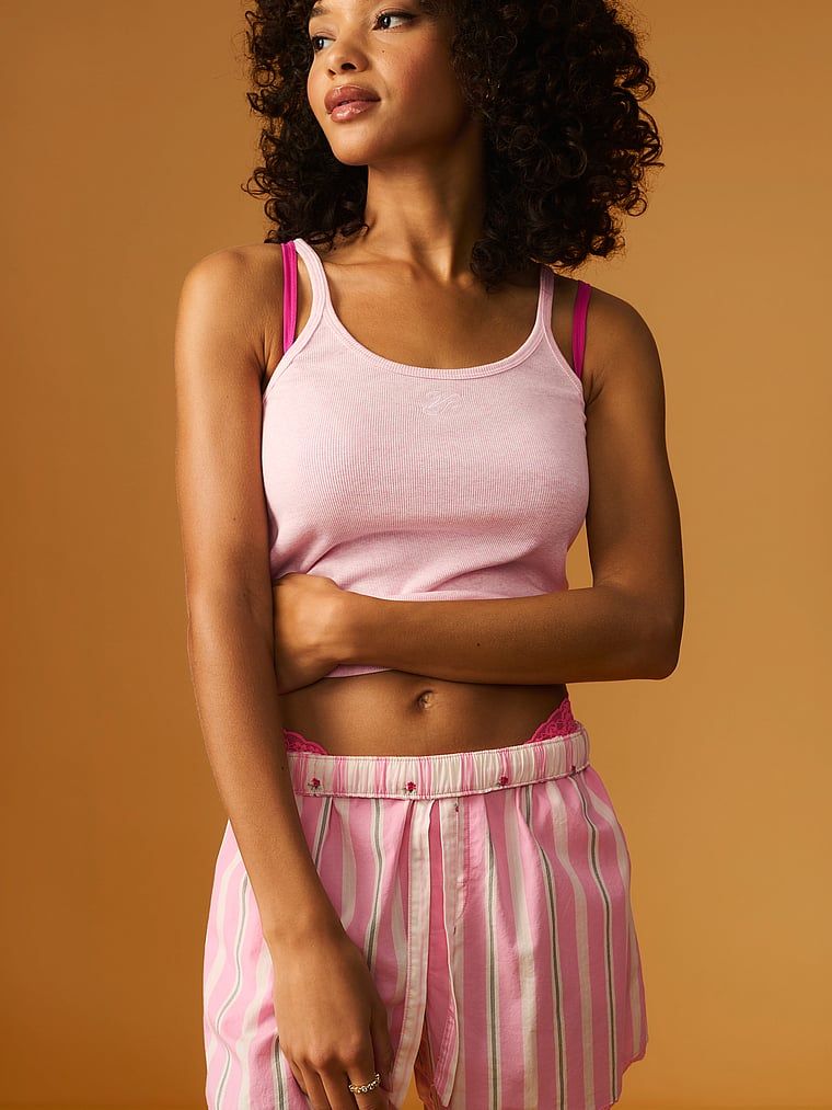 Topul de dormit din bumbac mix & match. Produsul este roz și provine din colecția Victoria's Secret.