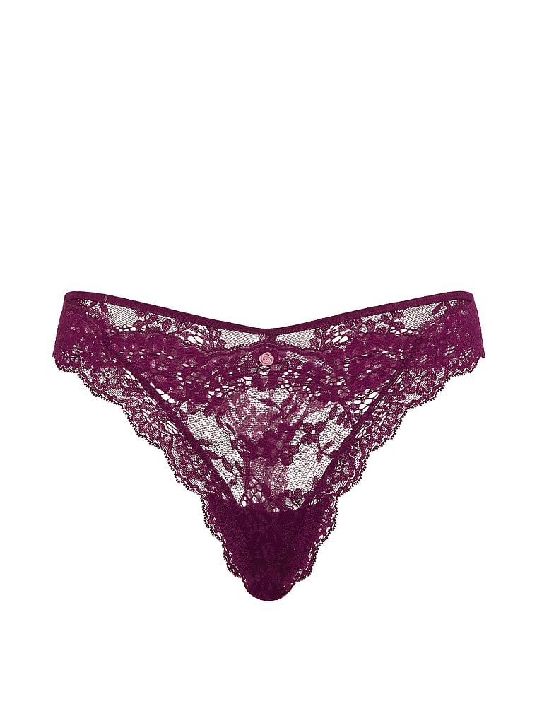 Tanga din dantelă. Produsul este de culoare mov și provine din colecția Dream Angels.