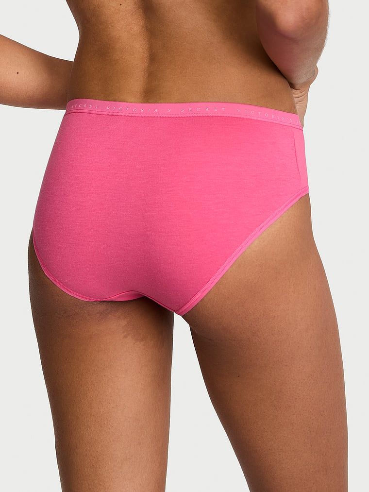 Chiloți din bumbac cu hiphugger. Produsul este roz și provine din colecția Victoria's Secret.