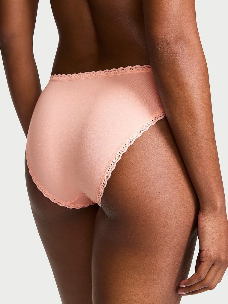 Chiloți din bumbac cu dantelă cu dantelă și baie de baie. Produsul este roz și provine din colecția Lace Trim.