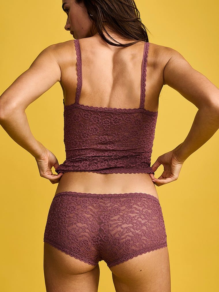 Pantaloni scurți din dantelă, pantaloni scurți cu talie joasă Boyshort. Produsul este roz și provine din colecția Lacie.