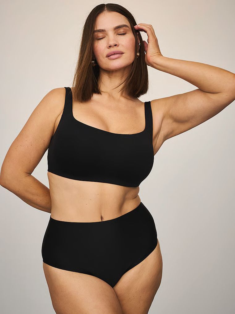 Sutien Luxe Contour Scoop ușor căptușit. Produsul este negru și provine din colecția Body by Victoria.