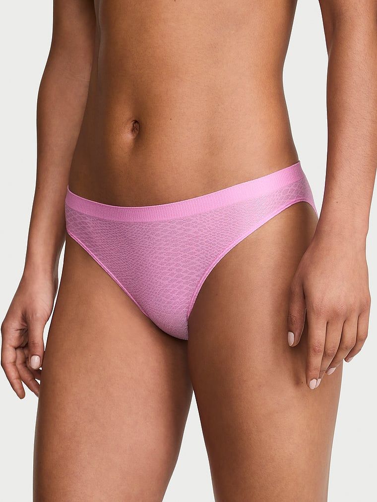 Chiloți de bikini fără cusături. Produsul are o culoare cu model și provine din colecția Seamless (Seamless Collection).