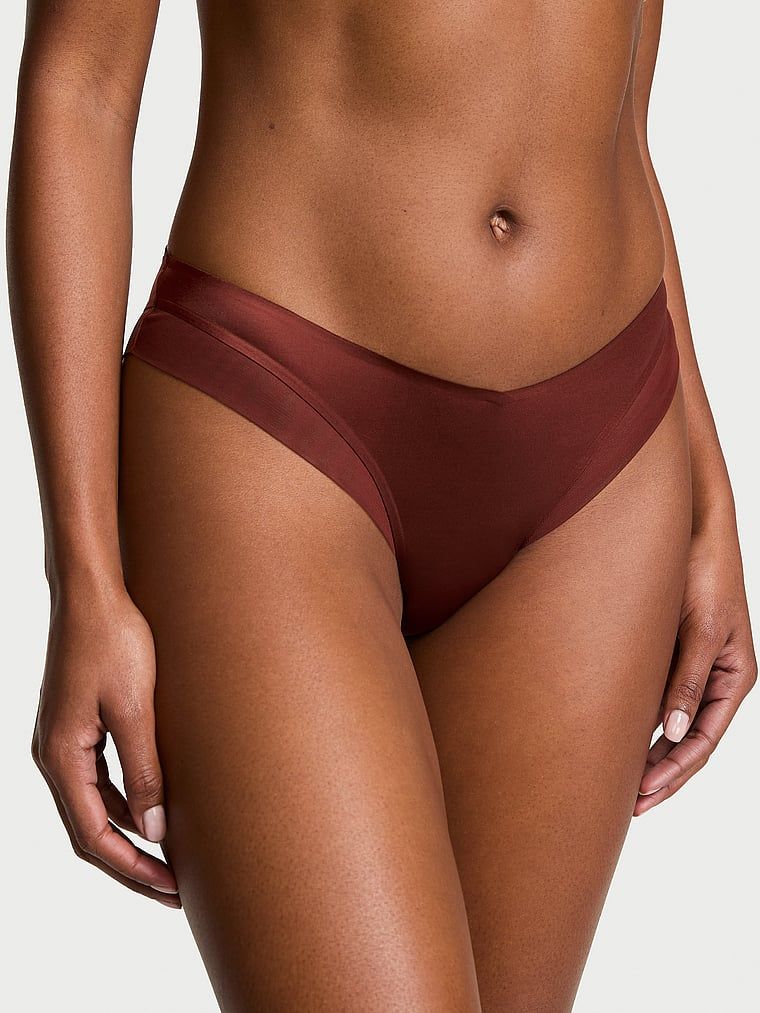 Chiloți cu bretele la spatele Sheer Reveal Cheeky. Produsul este modelat și provine din colecția Very Sexy.