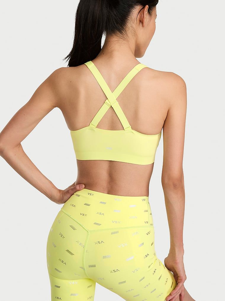 Sutien sport cu suport maxim Knockout. Produsul are o culoare multicolor și provine din colecția VSX.