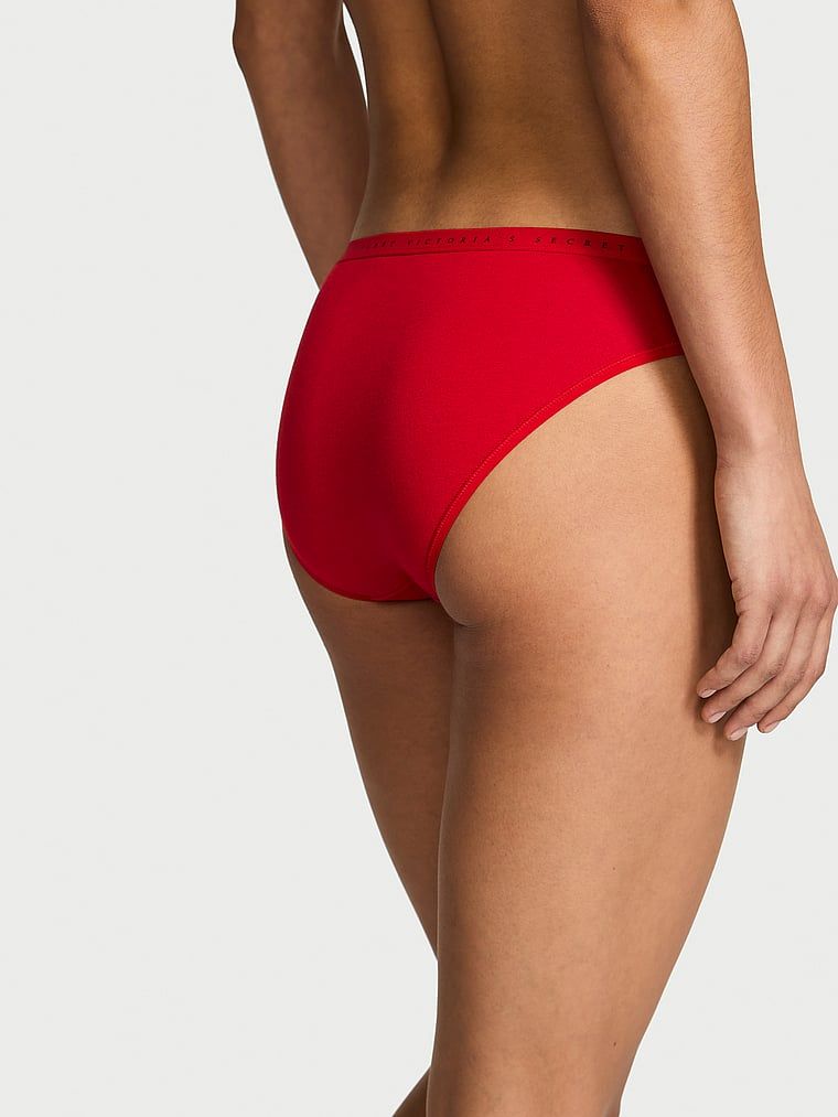 Chiloți de bikini din bumbac. Produsul este de culoare roșie și provine din colecția Victoria's Secret.