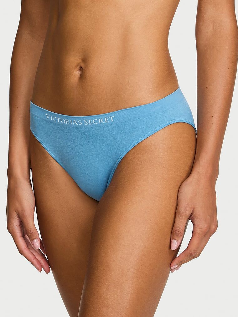Chiloți de bikini fără cusături. Produsul este albastru și provine din colecția Seamless (Seamless Collection).