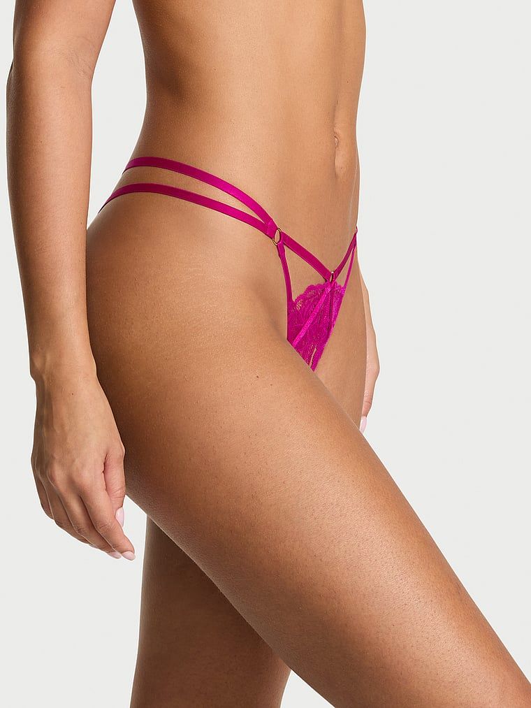 Feronerie cu curele tanga. Produsul este de culoare violet și provine din colecția Very Sexy.