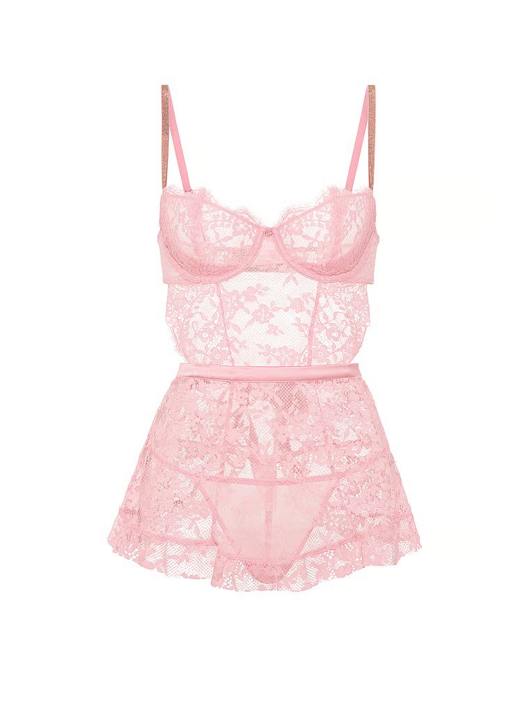 Șorț din dantelă și tanga Wicked Twinkle. Produsul este de culoare roz și provine din colecția Dream Angels.
