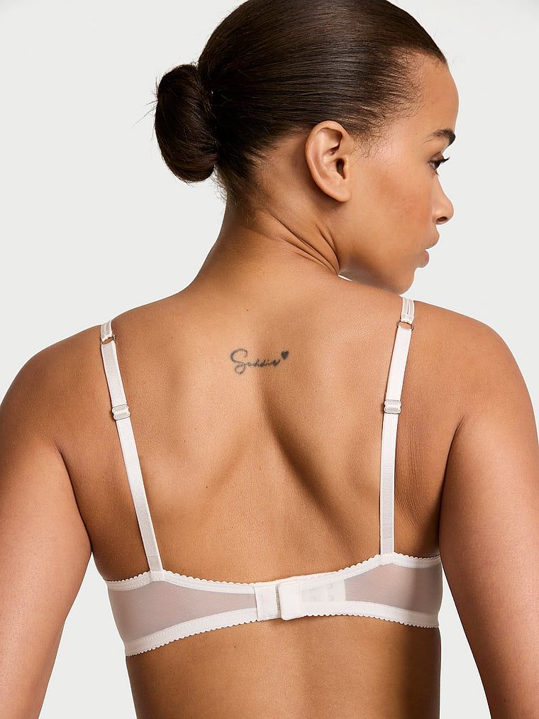 Sutien necăptușit Frou Frou Rid. Produsul este modelat și provine din colecția Dream Angels.