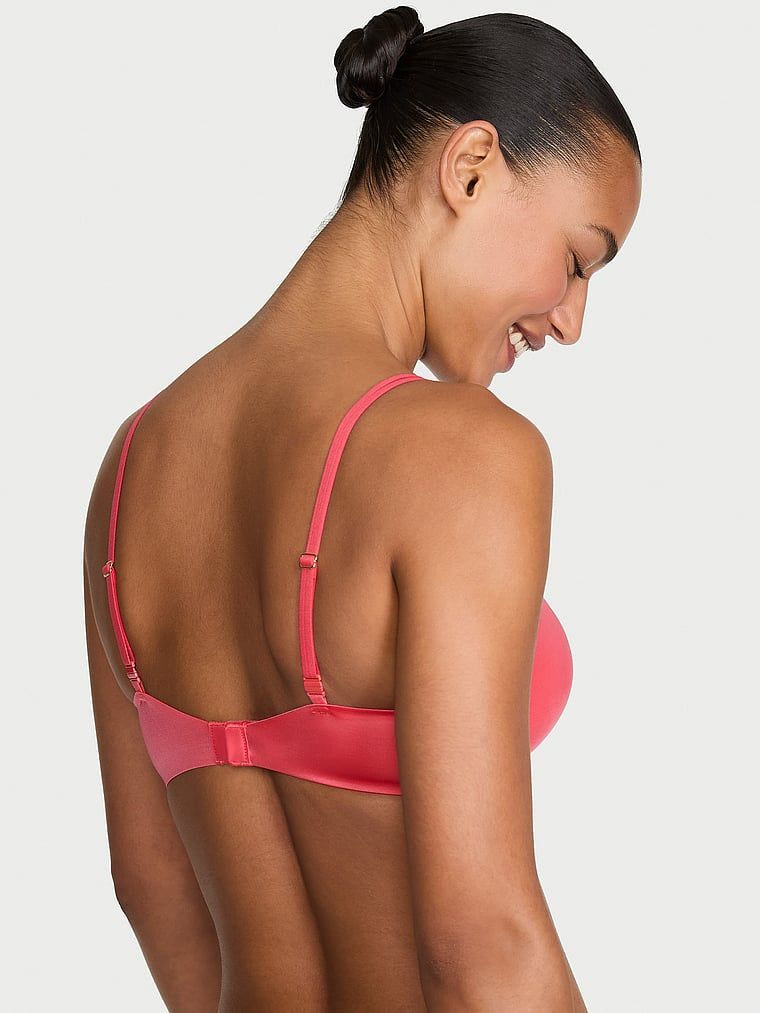 Sutien neted cu push-up. Produsul este roșu și provine din colecția Very Sexy.