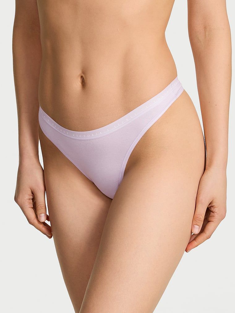 Tanga de bumbac cu picior înalt. Produsul este de culoare mov și provine din colecția Victoria's Secret.