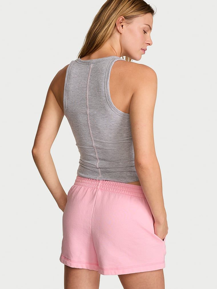 Pantaloni scurți de bumbac Terry în timpul liber. Produsul este roz și provine din colecția Angel Essentials.