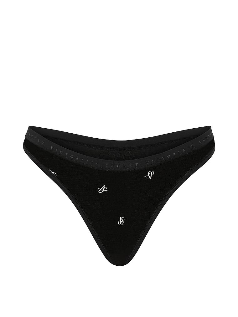 Tanga de bumbac cu picior înalt. Produsul este modelat și provine din colecția Victoria's Secret.