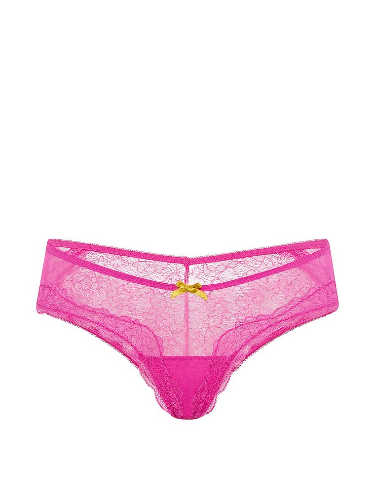 Provocă chiloți din plasă și dantelă Cheeky (Cheeky plasă și dantelă). Produsul este roz și provine din colecția Victoria's Secret.