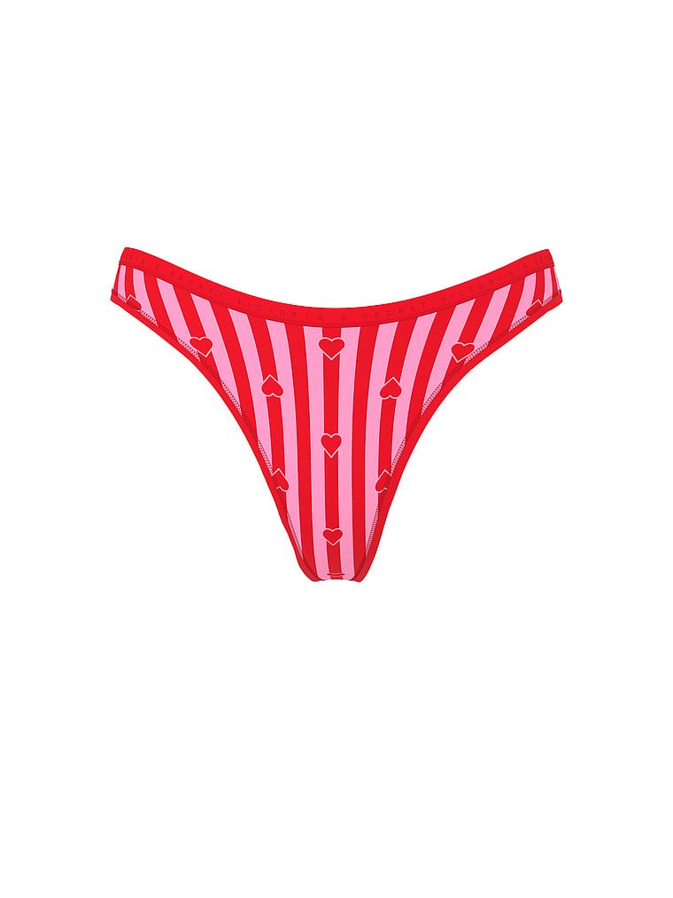 Tanga de bumbac cu picior înalt. Produsul este modelat și provine din colecția Victoria's Secret.