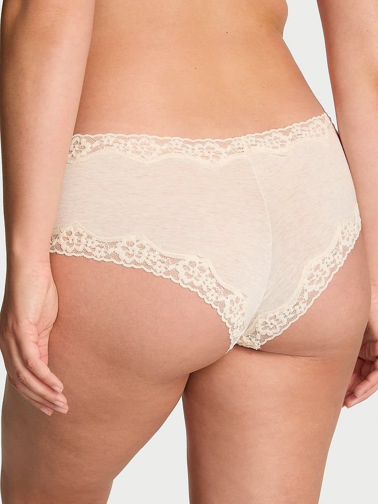 Chiloți de bumbac cu dantelă pe margini, dantelă-talie obraznică. Produsul este bej și provine din colecția Lace Trim.