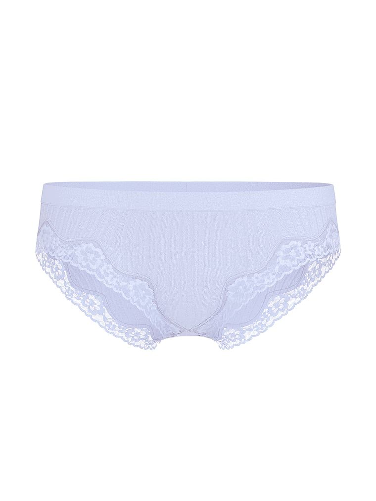 Bikini cu dantelă cu nervuri Chiloți cu dantelă cu dantelă cu nervuri Chiloți cu dantelă cu nervuri. Produsul este mov și provine din colecția Seamed.