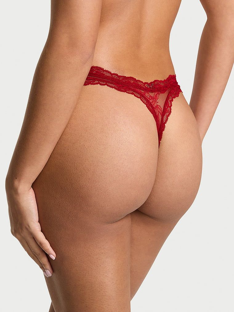 Tanga din dantelă cu picioare înalte Rose Lace. Produsul este de culoare roșie și provine din colecția Very Sexy.