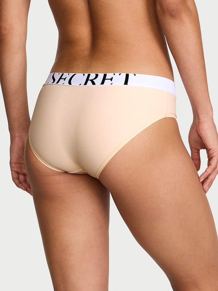 Chiloți cu logo-ul Cool Hiphugger. Produsul este de culoare bej și provine din colecția Cotton.