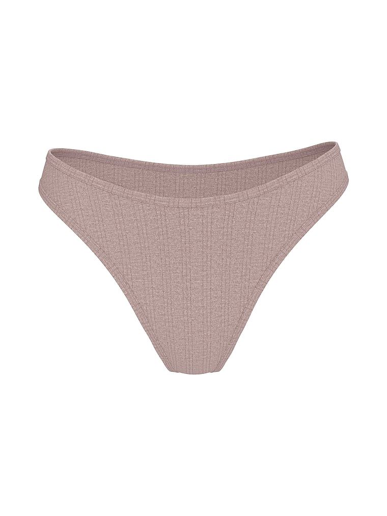 Tanga modal cu picioare Ultra-Fine cu tăietură înaltă. Produsul este de culoare maro și provine din colecția Victoria's Secret.