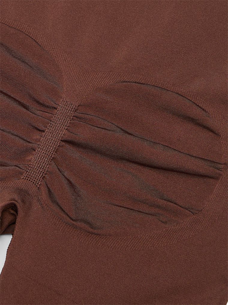 Pantaloni scurți modelatori Shapewear by Victoria. Produsul este maro și provine din colecția Victoria's Secret.