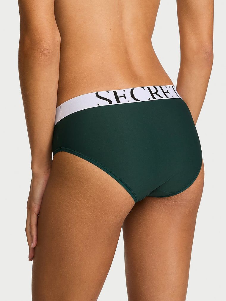 Chiloți cu logo-ul Cool Hiphugger. Produsul este verde și provine din colecția Victoria's Secret.
