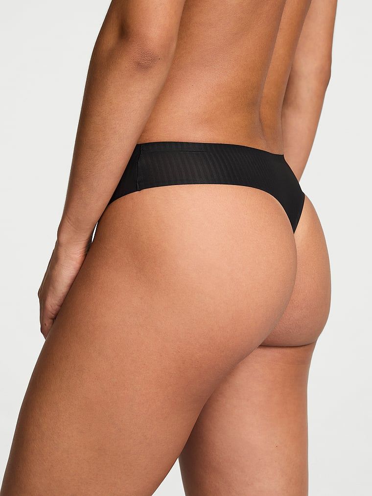 Stringi Flex Shadow Stripe. Produsul este negru și provine din colecția Body by Victoria.