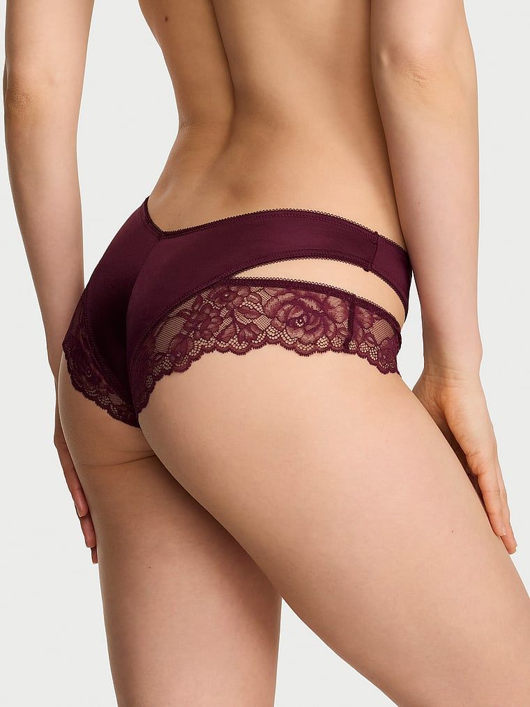Chiloți din dantelă cu decupaje pe laterale Cut-Out Cheeky. Produsul este roz și provine din colecția Very Sexy.
