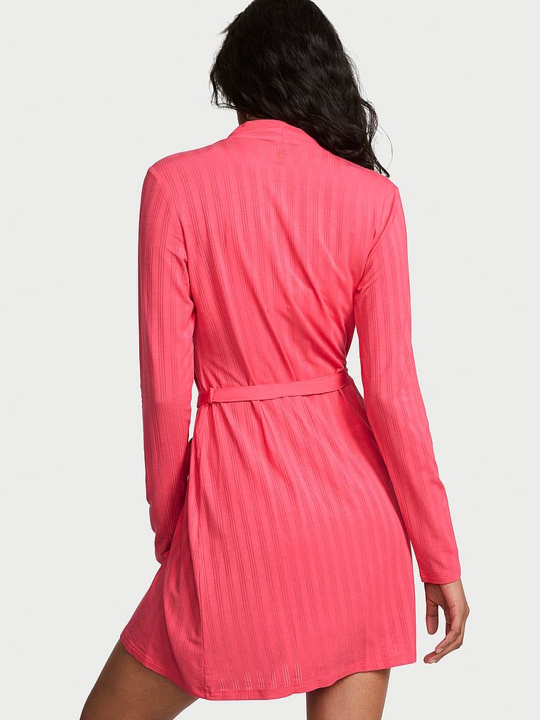 Halatul de baie în modal SoSoft Ultra-Fine. Produsul este roșu și provine din colecția Victoria's Secret.