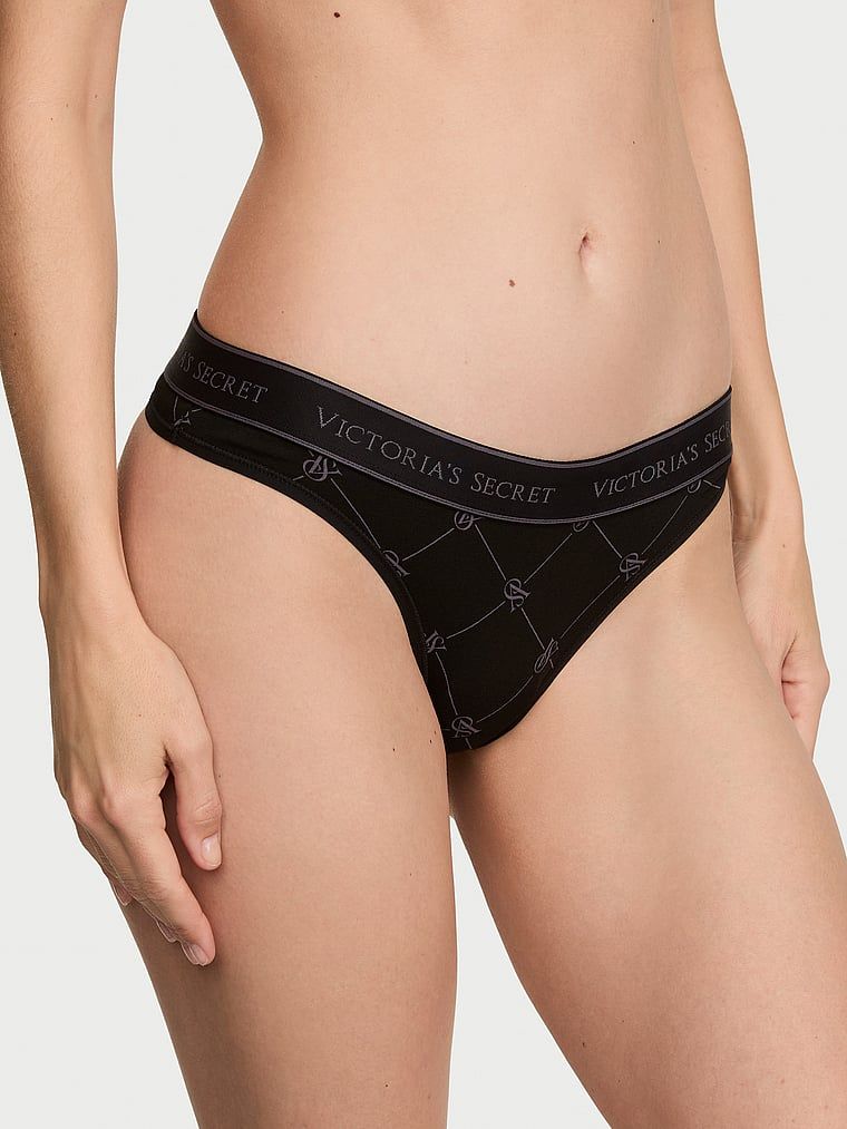Tanga de bumbac cu logo la talie. Produsul este modelat și provine din colecția Bumbac.