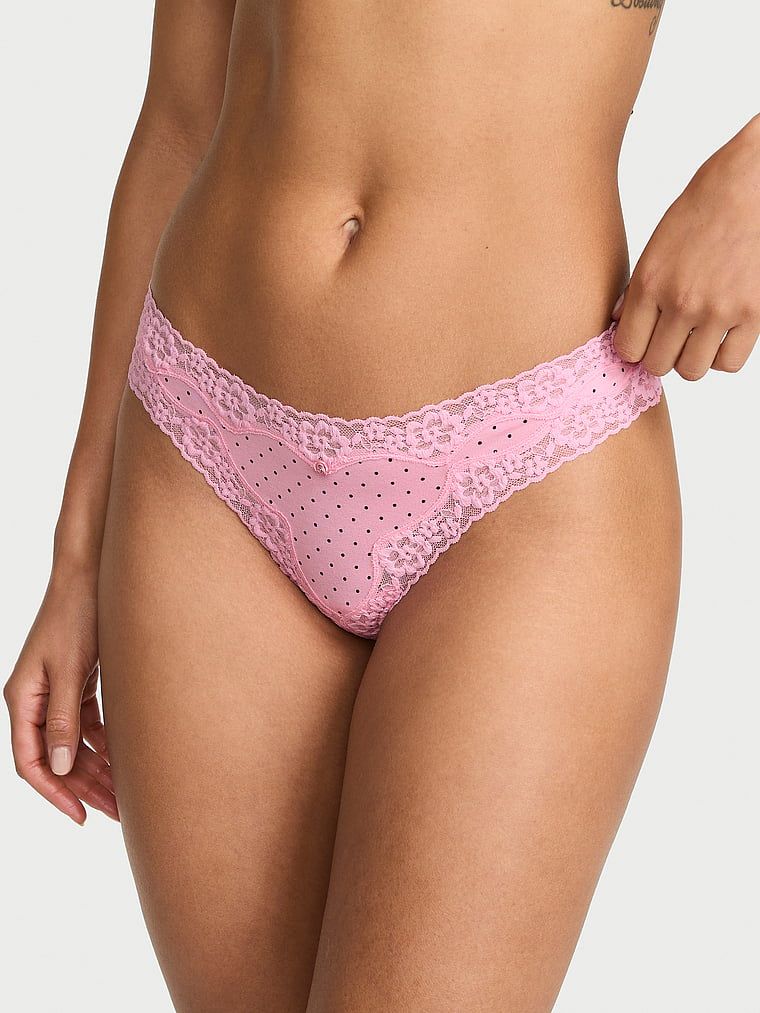 Tanga de bumbac cu dantelă - Margine din dantelă. Produsul are o culoare cu model și provine din colecția Lace Trim.