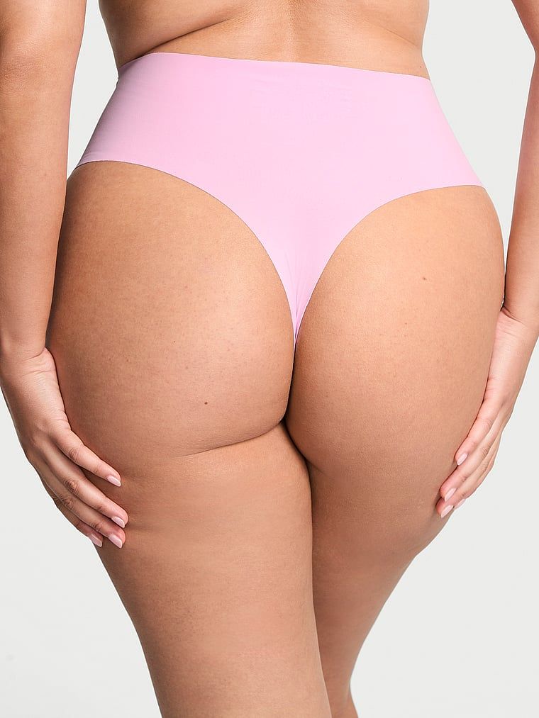 Tanga fără cusături cu talie înaltă No-Show. Produsul este de culoare violet și provine din colecția No-Show.