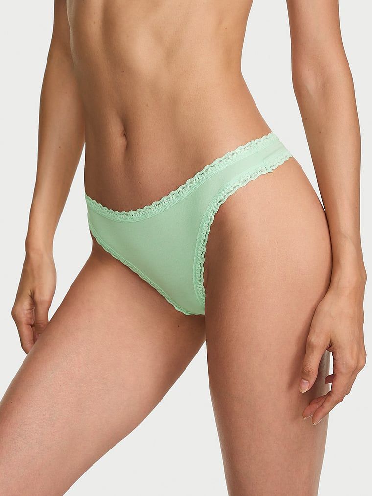 Tanga de bumbac cu dantelă pe margini: talie din dantelă. Produsul este de culoare verde și provine din colecția Lace Trim.