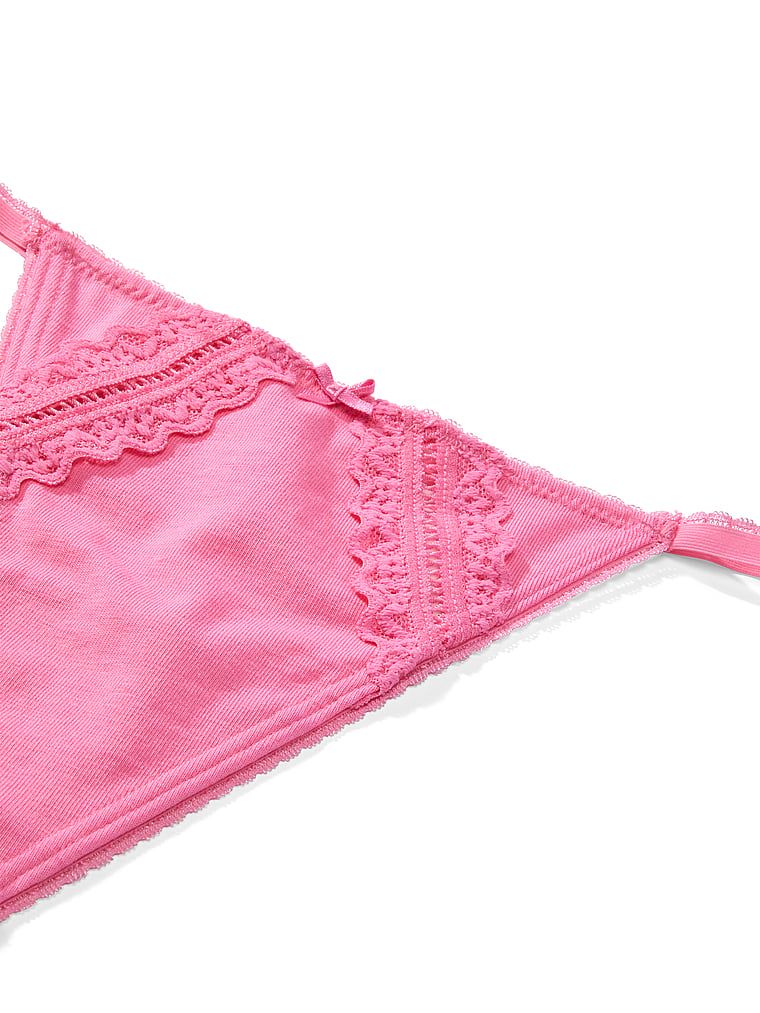Tanga de bumbac cu inserții Lace-Trim. Produsul este roz și provine din colecția Victoria's Secret.