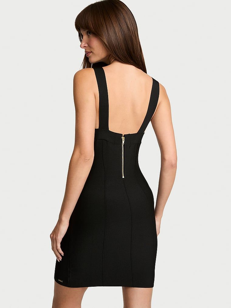 Rochie miniatură mică, neagră, din vâscoză. Produsul este negru și provine din colecția Very Sexy.
