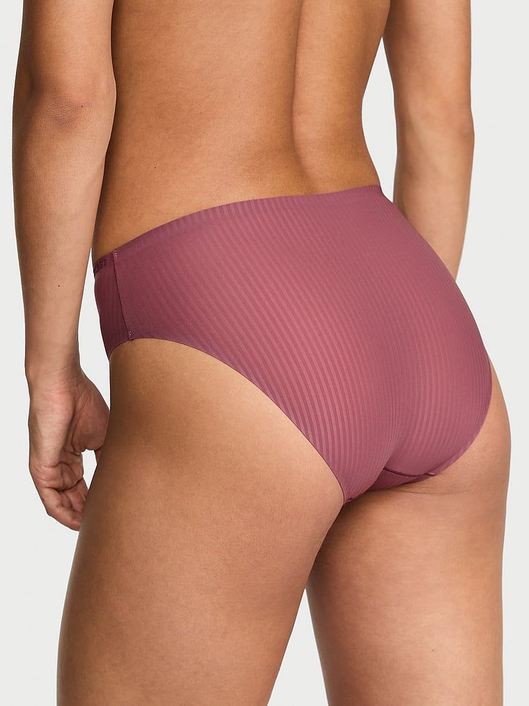 Chiloți de bikini cu dungi Flex Shadow. Produsul este roz și provine din colecția Body by Victoria.