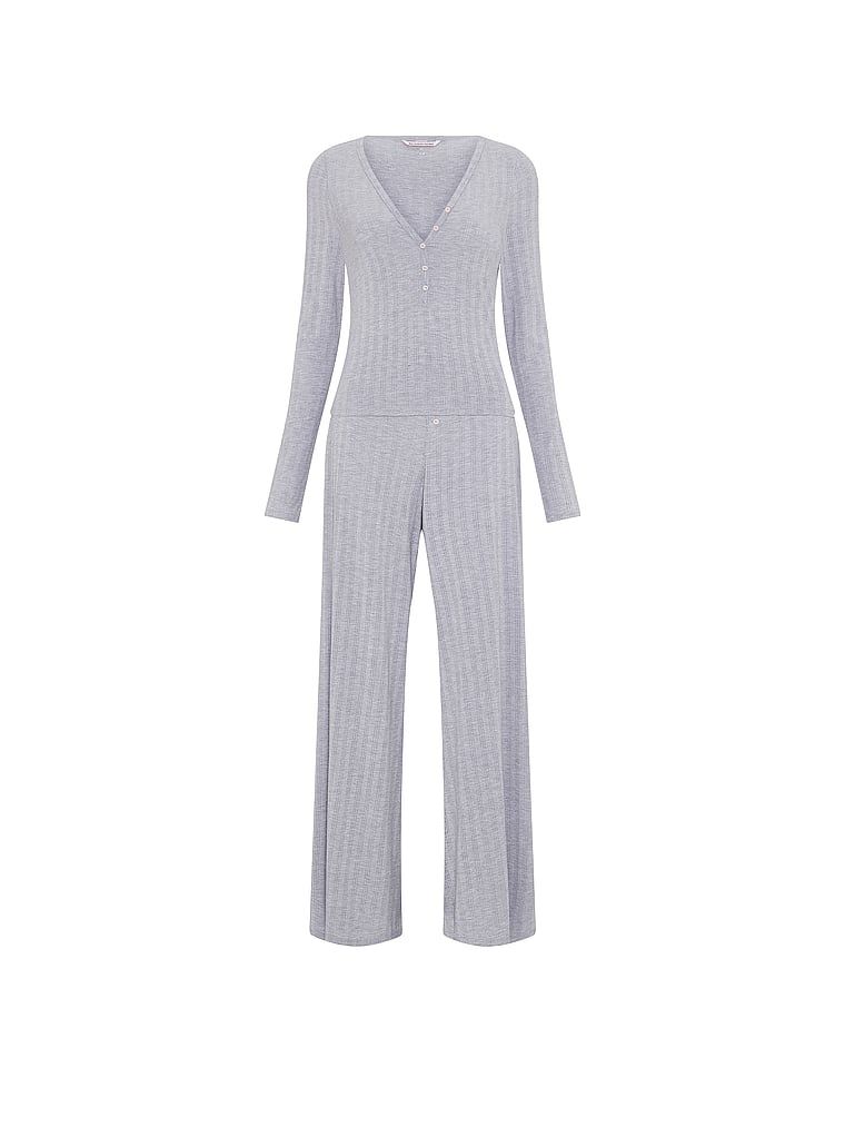 Pijamale făcute din SoSoft modal. Produsul este de culoare gri și provine din colecția Victoria's Secret.