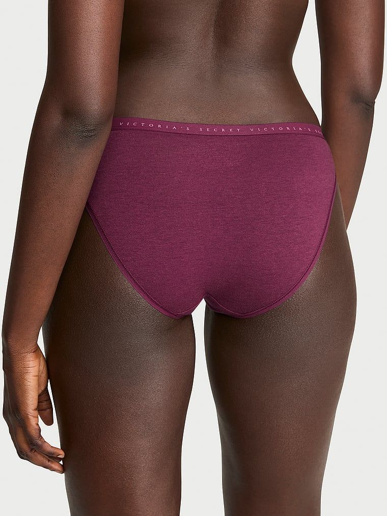 Chiloți de bumbac Bikini. Produsul este roz și provine din colecția Victoria's Secret.